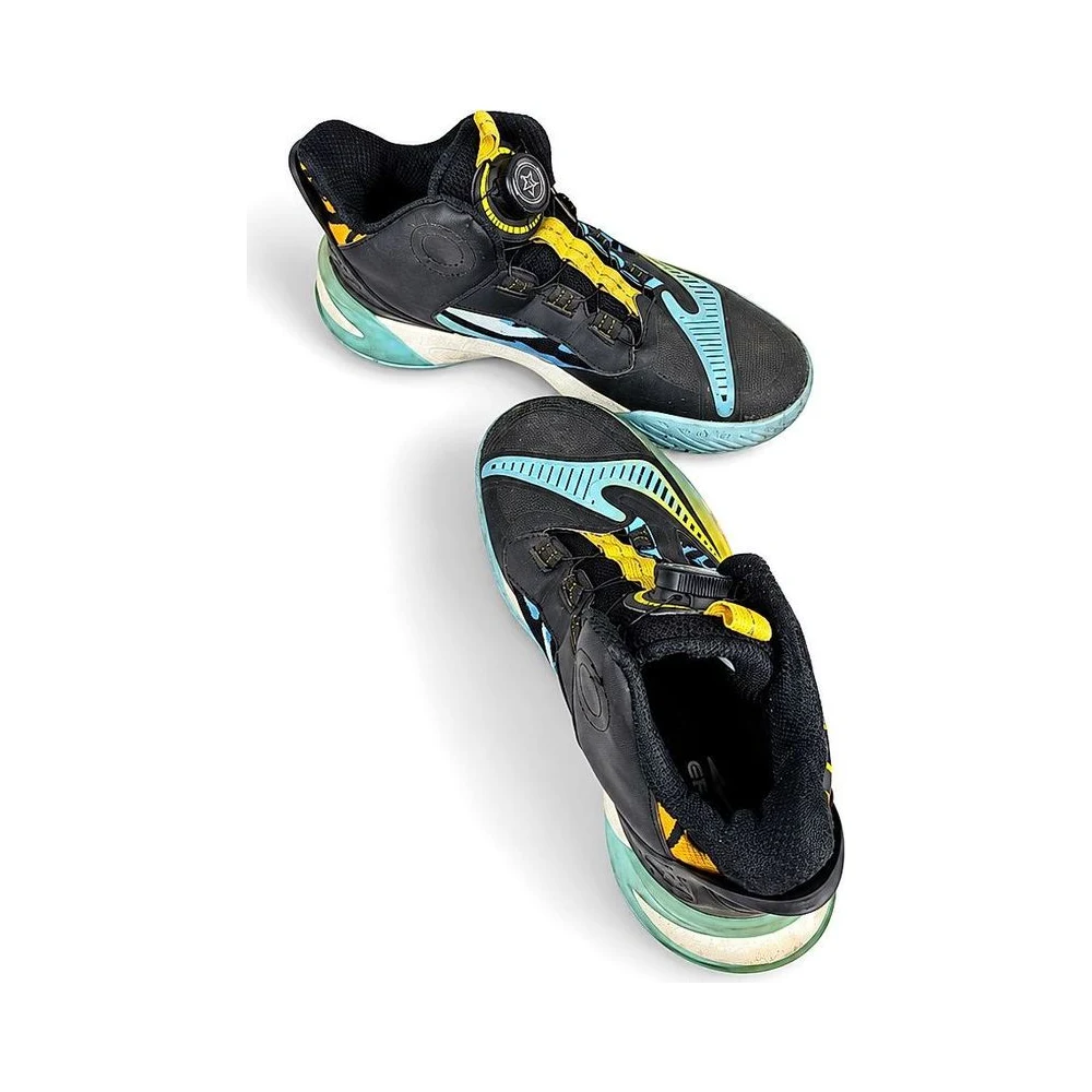 Sports Shoes